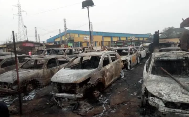 Fire Guts Lagos Mechanic Workshop, Damages 21 Vehicles