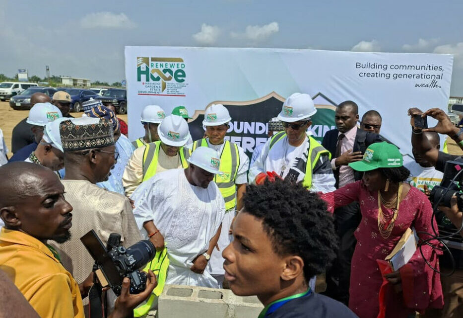 Federal Govt Begins Work On 2,000 Housing Units In Lagos