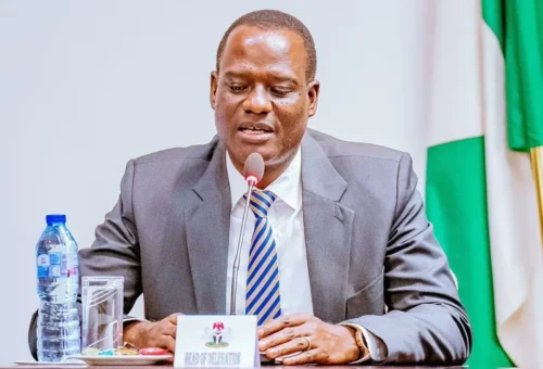 FG rules out return to fuel subsidy, multiple exchange rates